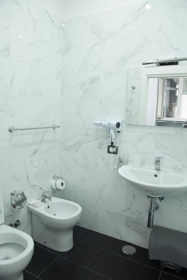 Royal Rooms Station Naples Luaran gambar