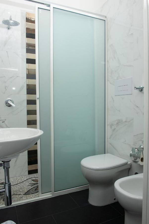 Royal Rooms Station Naples Luaran gambar